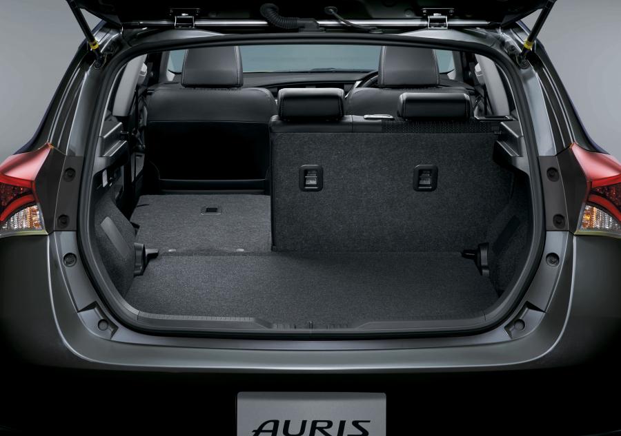  Toyota Auris 2015 года  (JP) (фото 3 из 4)